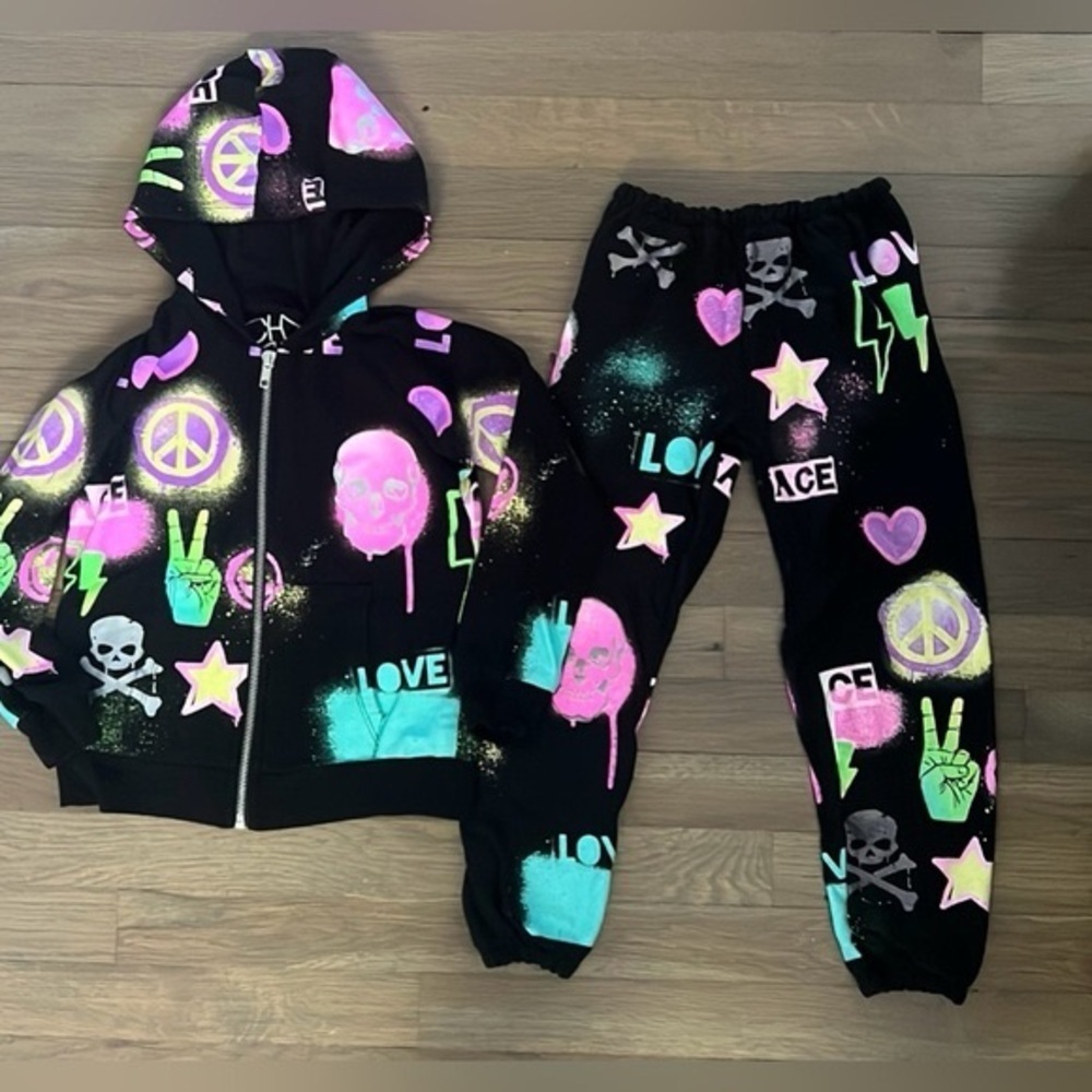 Chaser Neon Kids Graphic Sweatshirt Black with Neon Accents size 2T